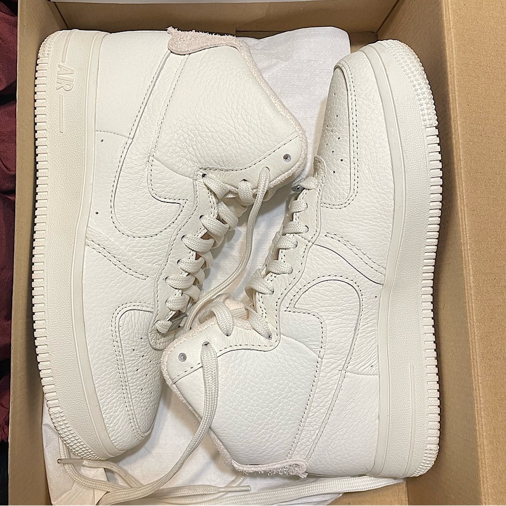 Women’s Air Force 1s 👟